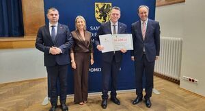 Podpisanie umowy na dofinansowanie zadania
pn. ,,Modernizacja drogi dojazdowej do gruntów rolnych Trzebuń – Gzykowo’’. 