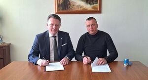 Podpisanie umowy na przebudowę odcinka drogi dojazdowej do gruntów rolnych w m. Dębina.