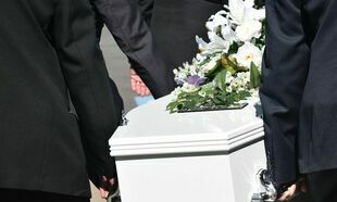 Jak odejść w wielkim stylu, czyli ile kosztowały najdroższe pogrzeby?