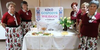 Zdjęcie grupowe Koło Gospodyń Wiejskich w Ćmiłowie