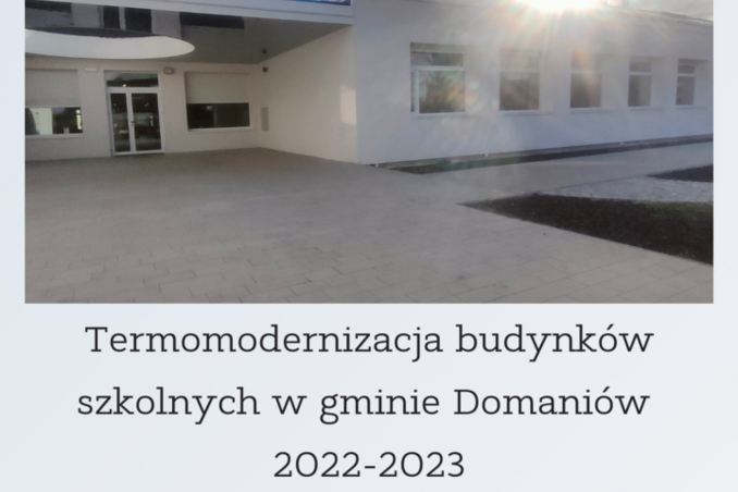 Zdjęcie 1: Nowoczesny biały budynek szkoły z dużymi oknami i płaskim dachem w słoneczny dzień.
Zdjęcie 2: Ceglasty budynek szkolny z drewnianymi ławkami i drzewami na pierwszym planie pod błękitnym niebem.