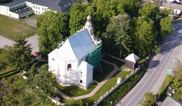 Prace konserwatorskie i restauratorskie zabytkowego Kościoła Parafialnego pod wezwaniem Narodzenia NMP i Św. Sebastiana w Krasieninie