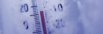 Termometr z ujemną temperaturą w śniegu