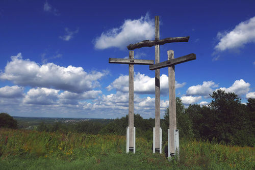 trzy krzyże na wzgórzu w Zbędowicach