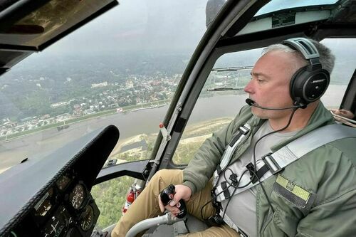 Pilot śmigłowca Bolkow BO105
