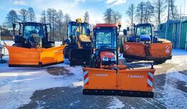 Na fotografii sprzęt do odśnieżania dróg