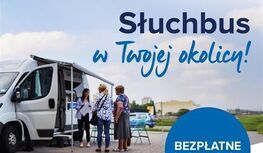 Plakat informacyjny o wydarzeniu „Słuchobus w Twojej okolicy”. Na zdjęciu mobilny gabinet badań słuchu (bus) oraz kilka osób stojących obok i rozmawiających z konsultantem. Informacja o bezpłatnym badaniu słuchu. Wydarzenie odbędzie się 24 kwietnia 2026 roku (piątek) w godzinach od 9:00 do 14:00 w Kłoczewie, na placu przy Urzędzie Gminy. Organizator: Audika.