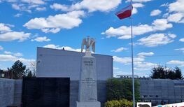 Grafika informacyjna dotycząca obchodów 235. Rocznicy Uchwalenia Konstytucji 3 Maja w Gminie Kłoczew.