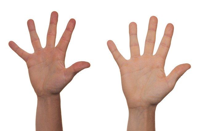 Tajniki chiromancji - jak czytać mniejsze linie na dłoniach?
