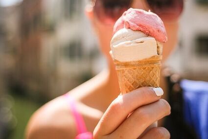 Czy można jeść lody przy bólu gardła?
