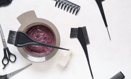 ​Dekoloryzacja włosów – kiedy warto ją zrobić i na czym polega?