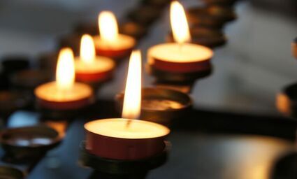 Usługi multimedialne podczas pogrzebu – propozycje branży funeralnej