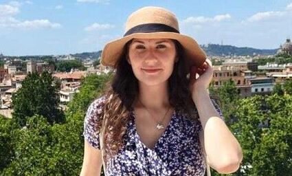 Opowiada bajki po łacinie. Tego języka używa na świecie około 20 tys. osób