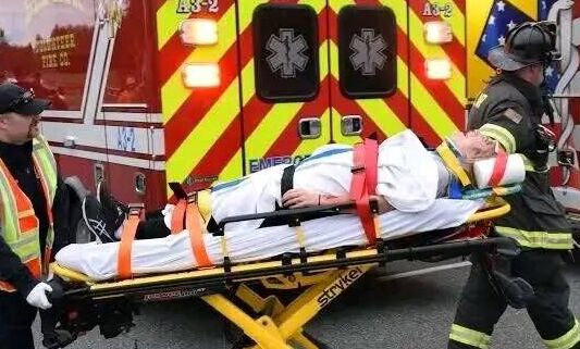 Nastolatka ważyła 16 kilogramów. Zagłodziła ją jej otyła rodzina