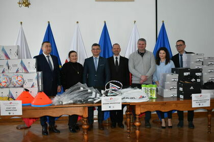 Burmistrz Krasnegostawu przekazał krasnostawskim klubom sprzęt sportowy 