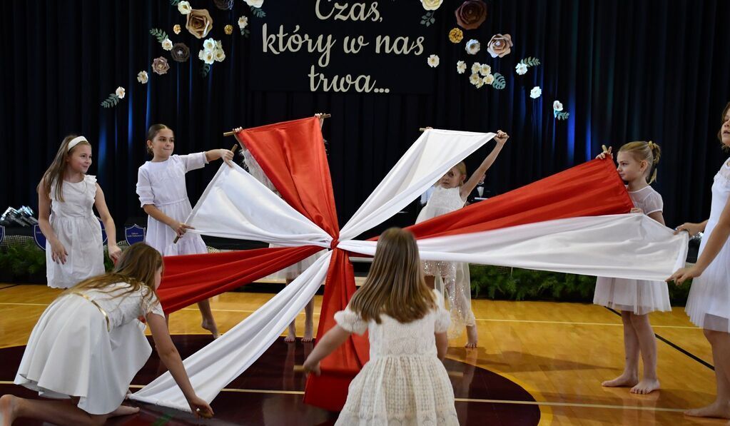 Obchody 120-lecia Publicznej Szkoły Podstawowej nr 1 im. Adama Mickiewicza w Krasnymstawie [WIDEO]