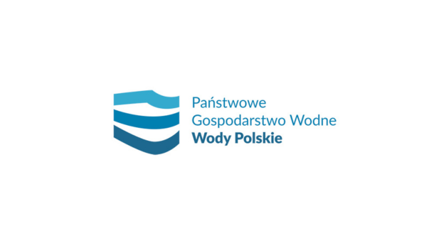 Logo Państwowego Gospodarstwa Wodnego "Wody Polskie" z abstrakcyjnym niebieskim symbolem i nazwą organizacji.