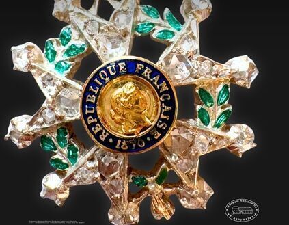 Diamentowa miniatura Kawalera Narodowego Orderu Legii Honorowej