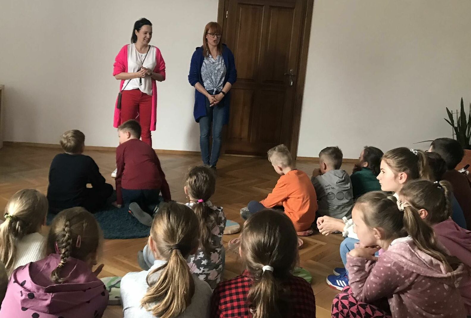 Dzieci z gminy Poświętne w bibliotece