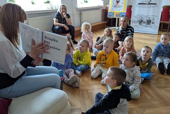 Wizyta przedszkolaków w bibliotece w ramach Tygodnia Bibliotek 2025