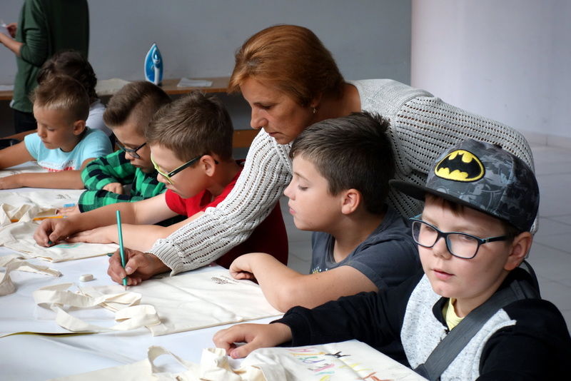 „Kolorową Lokomotywą” do Parku, łosia Florka i na warsztaty