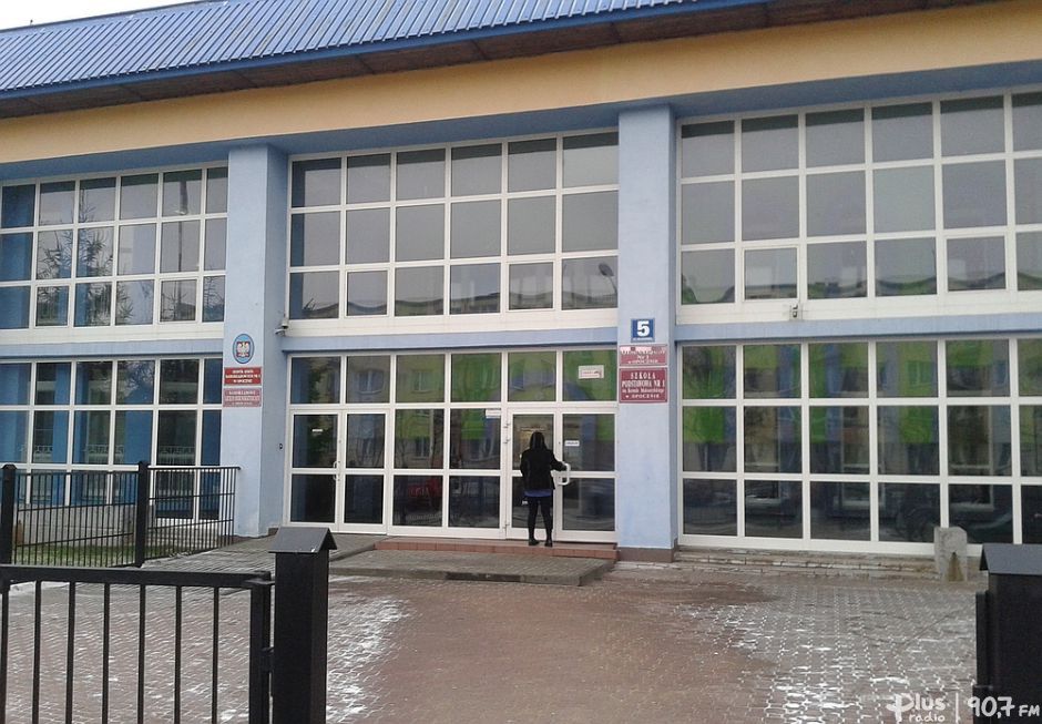 O remontach w opoczyńskich placówkach oświaty na antenie Radio Plus Radom.