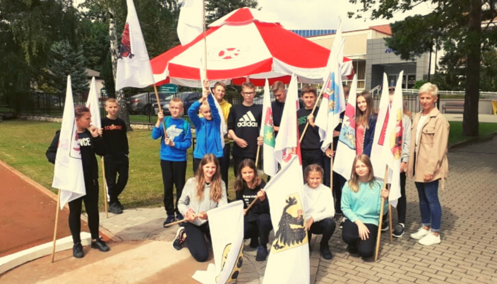 Młodzież z Gminy Opoczno pełniła zaszczytną rolę chorążych na oficjalnym otwarciu XXIV Ogólnopolskie Igrzyska Ludowych Zespołów Sportowych