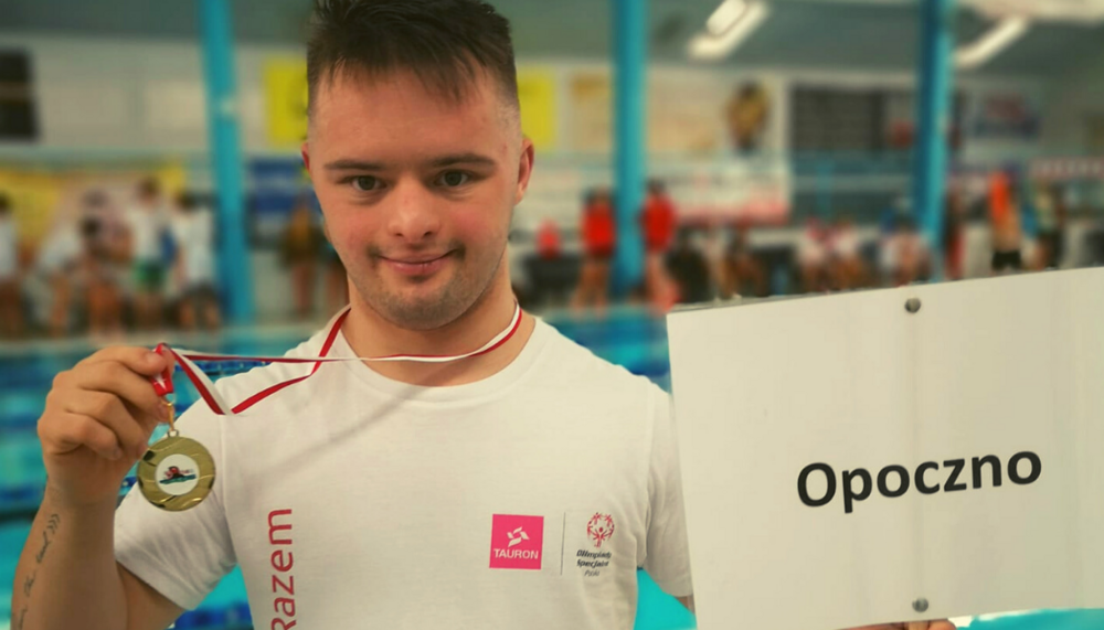 Adam Wdówka zdobył 2 złote medale podczas Łódzkiego Mitingu Pływackiego Olimpiad Specjalnych