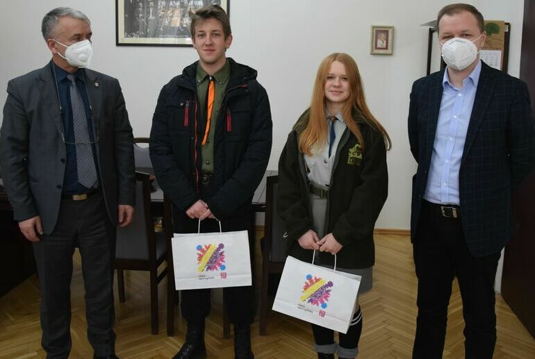 Opoczyńscy harcerze przekazali Betlejemskie Światło Pokoju