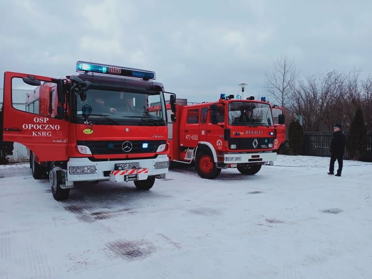 OSP w Kraśnicy i OSP w Modrzewiu z nowymi wozami strażackimi
