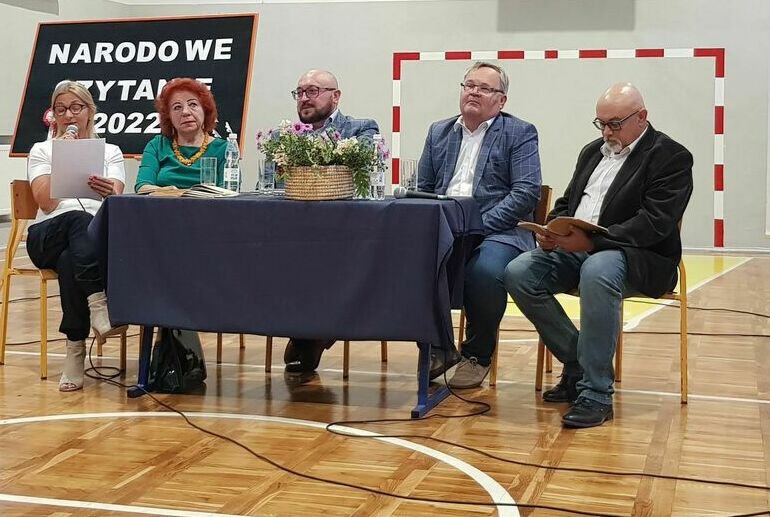 Narodowe Czytanie 2022 w Szkole Podstawowej nr 3 im. H. Sienkiewicza w Opocznie.
