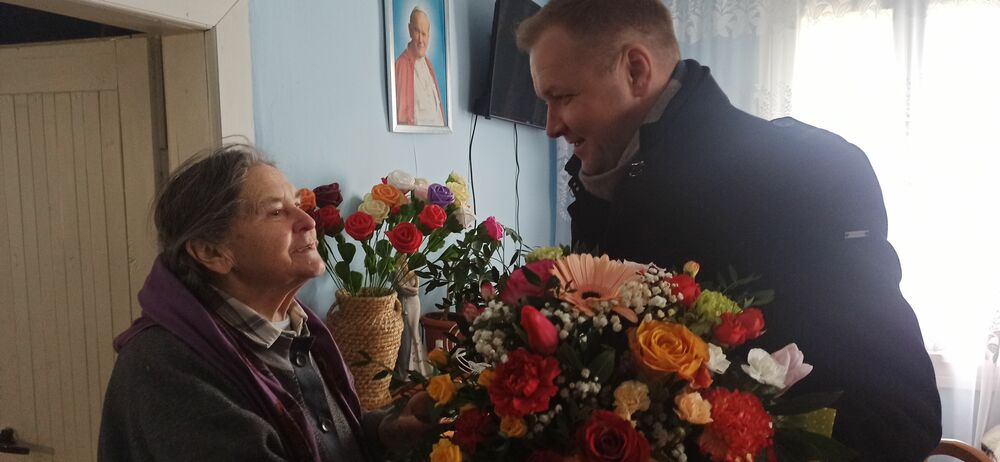 Z życzeniami u jubilatki