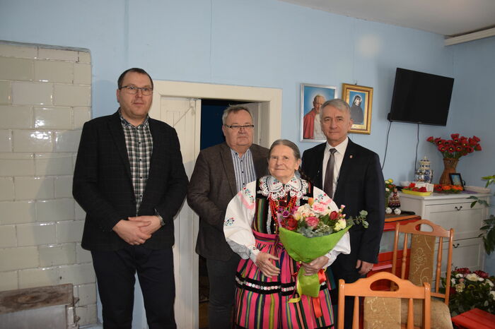 Z życzeniami u jubilatki