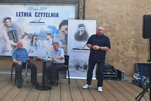 Spotkanie autorskie z Janem Karlińskim w Letniej Czytelni Biblioteki Publicznej im. S. Janasa w Opocznie