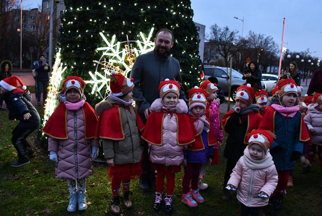 Uroczyste Rozświetlenie Świątecznej Choinki w Opocznie