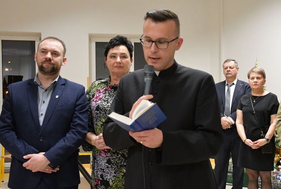 Spotkanie Wigilijne Seniorów – Integracja i Świąteczna Atmosfera w Opocznie