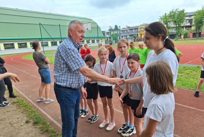 Zawody w trójboju lekkoatletycznym, organizowane w ramach Szkolnych Igrzysk Sportowych