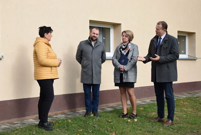 Wykonanie pionowej hydroizolacji fundamentów świetlicy wiejskiej w Stużnie