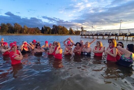 Nowy sezon morsowy rozpoczęty. Opoczyńskie Morsy wracają do zimnej wody