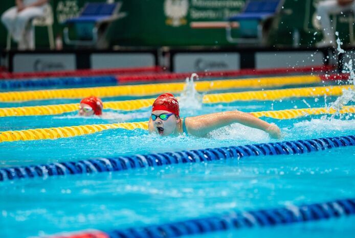 Młodzi pływacy LKS Opocznianka Opoczno sprawdzili się na olimpijskim basenie w Warszawie