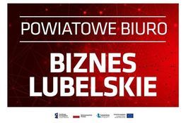 czerwone tło z białym napisem Powiatowe Biuro Biznes Lubelskie