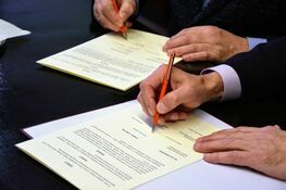 podpisywanie dokumentów 