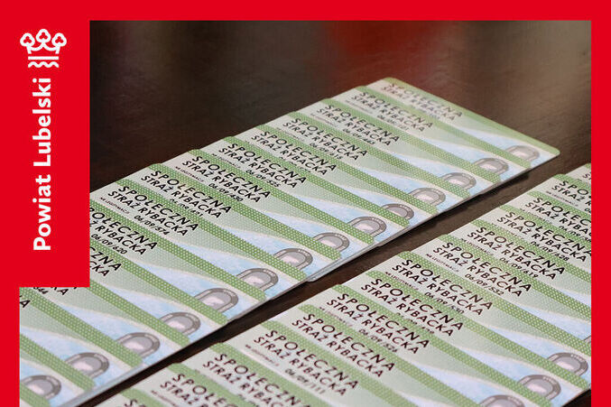 Wręczenie nowych legitymacji dla strażników Społecznej Straży Rybackiej