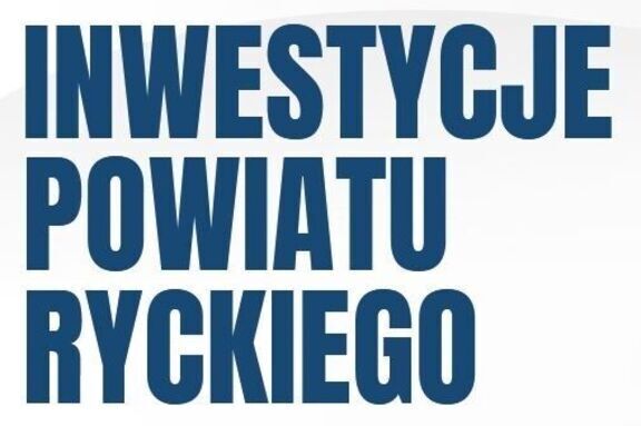 Logo z napisem "Inwestycje Powiatu Ryckiego" z użyciem kolorów niebieskiego i białego.
