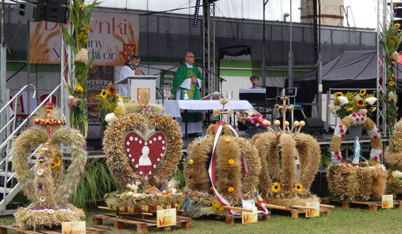 Dożynki w Nowodworze i Stężycy – podziękowanie za tegoroczne plony