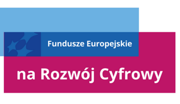 Na grafice znajdują się dwa nakładające się prostokąty: niebieski z białym napisem "Fundusze Europejskie" oraz magenta z białym napisem "na Rozwój Cyfrowy".