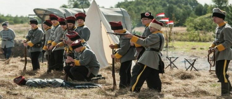 Rekonstrukcja historyczna na przystani w Kośminie nad Wieprzem i spływ kajakowy