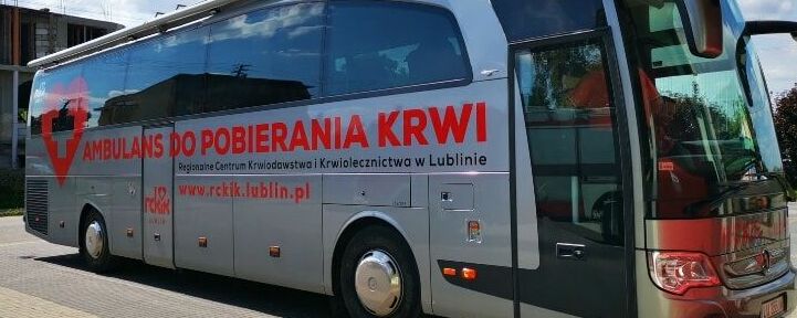 Autobus do zbiórki krwi