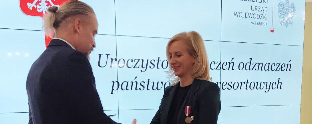 Brązowy medal za Długoletnią Służbę dla pracownika Wydziału Architektury i Budownictwa.