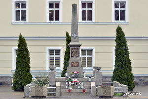 Odnaleziona Złota Księga przybliża temat budowy pomnika w 1958 r.